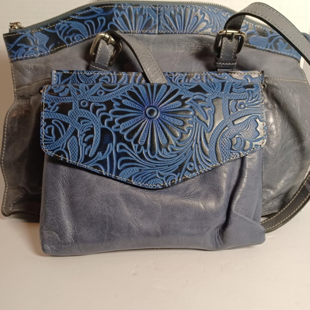 Firenze Bella Blue Tooled Leather Two Strap Shoulder Purse with Removable purse